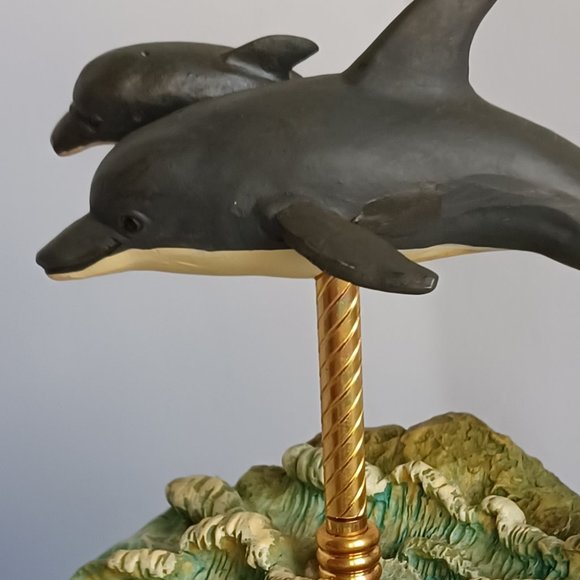 Musical moving Dolphins figurines on top of the ocean,Tune fascination - Picture 3 of 6